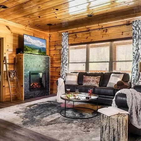 5 Ensuite Bedrooms, Hot Tub, Dog Friendly